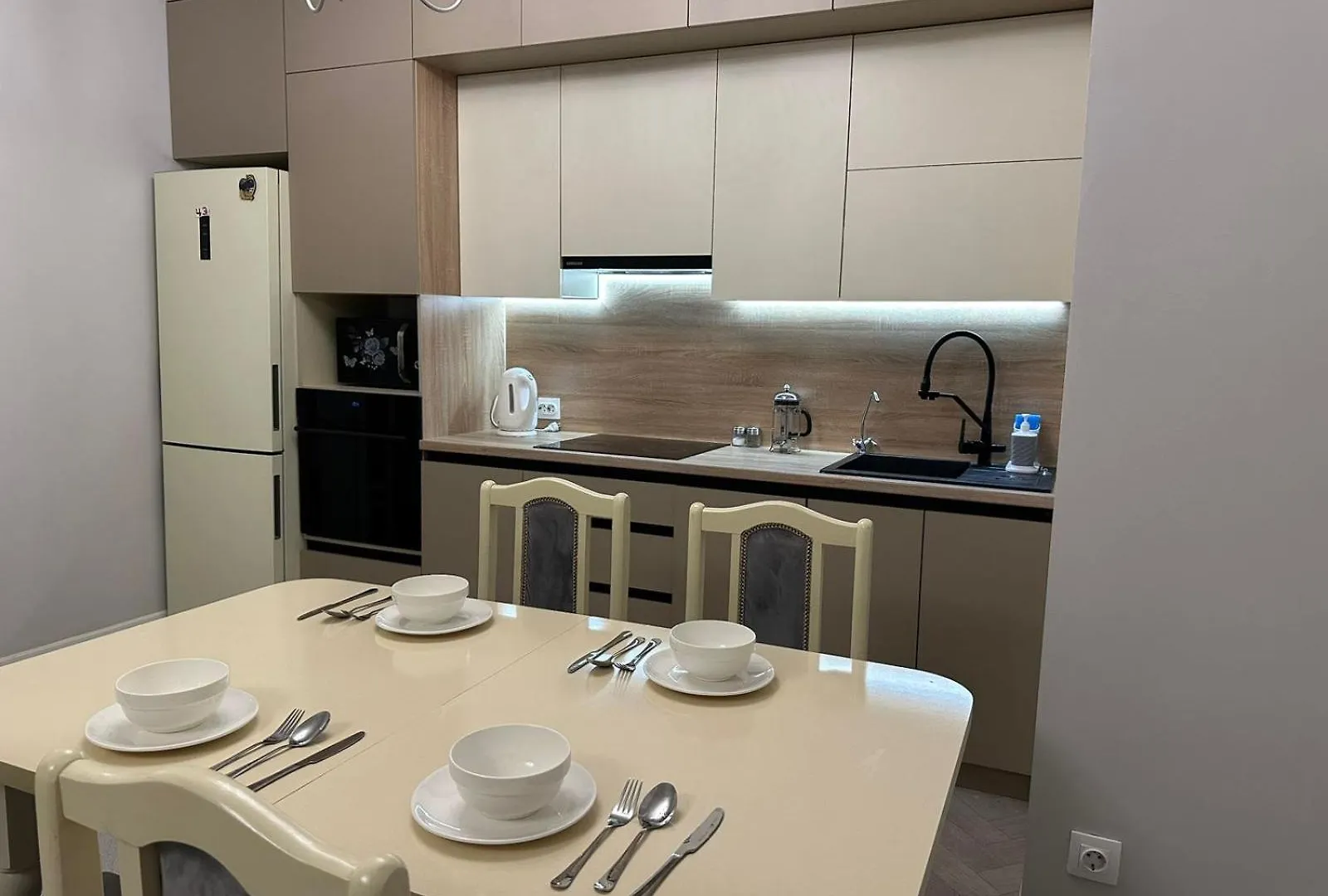 2 Room Жк Raiymbek Near Mega, F11 Алматы